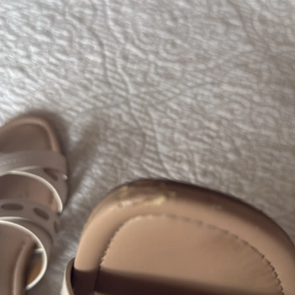 Coach Ariana slip on sandals Size 10